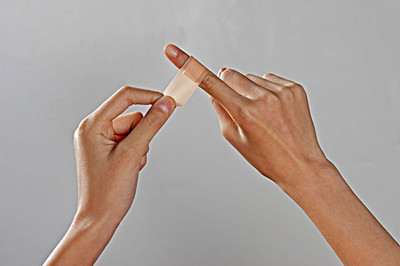 如何正确的使用手术刀 oYYBAFi4_d-AOeeZAABUqA2Thcc92.jpeg