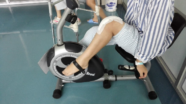 膝关节单髁置换术后多久可以恢复?