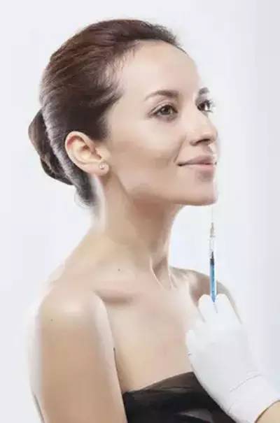 微整形,打造精致美人脸: 隆鼻+垫下巴 同步更配