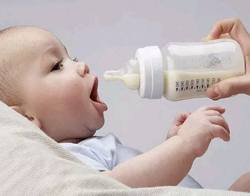 宝宝乳糖不耐受,喝完奶就腹泻、腹胀?