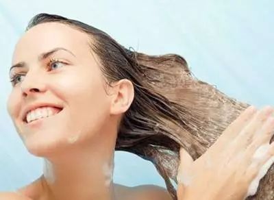 导致头发大量脱落的6大原因