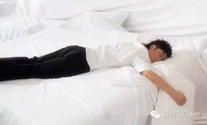 7,男性俯卧位睡姿,女性仰卧位睡姿