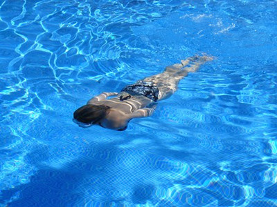 swim-422546__340_副本.jpg