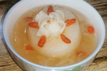 苹果雪梨百合煮水的功效与作用、禁忌和食用方法