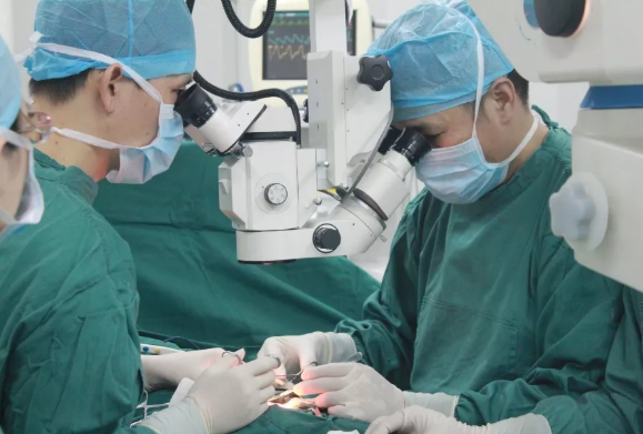 显微手术.png