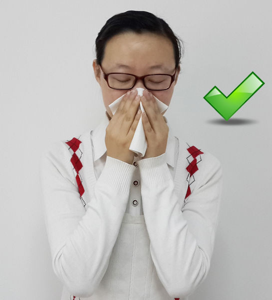 喷嚏应该怎么打才正确呢