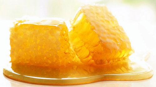 蜂巢蜜的功效与作用、禁忌和食用方法