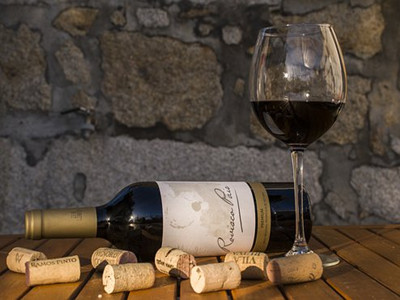 wine-3072903__340_副本.jpg