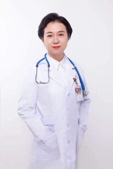 李巍