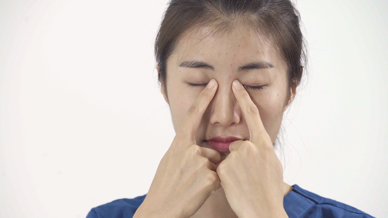 按压睛明穴.gif
