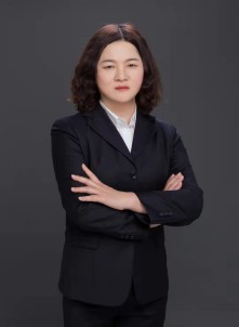 杨海英