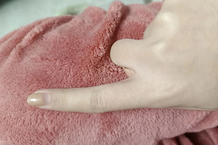 手指食指外翻图