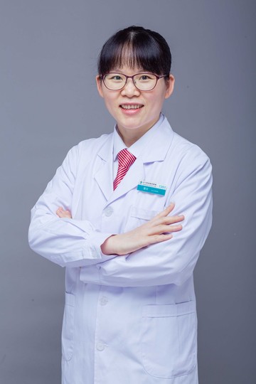 谭玲