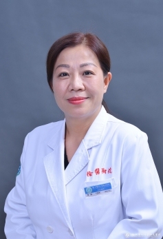 李霞