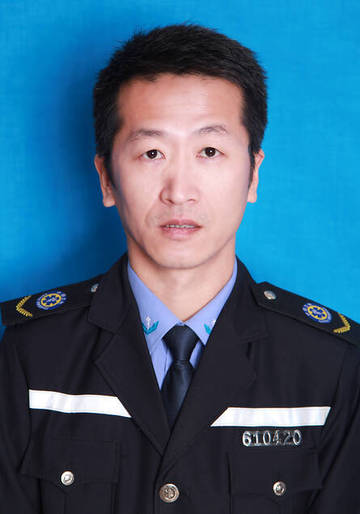 许海英