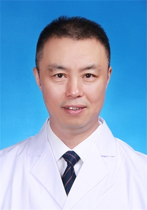严跃平