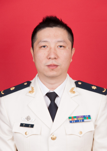 李威