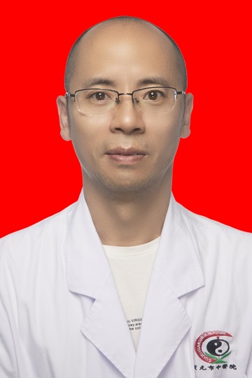 李昀