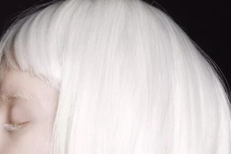 眼皮肤白化病症状图