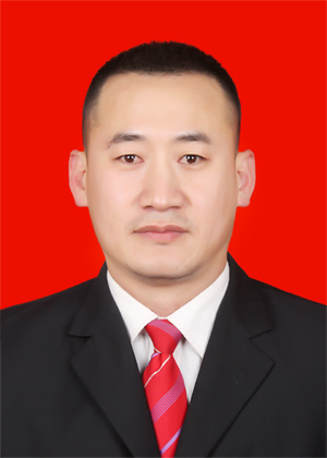 李伟