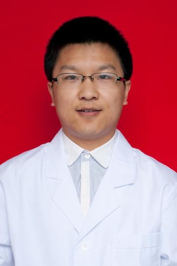 李英博