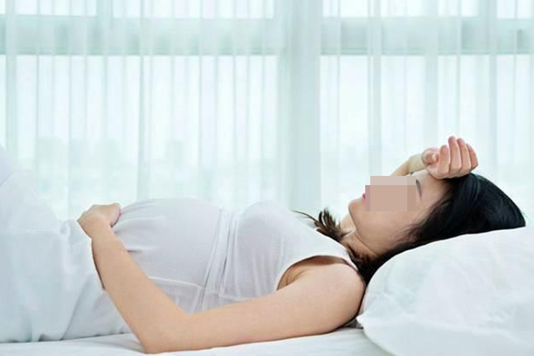 怀孕睡觉仰卧位图