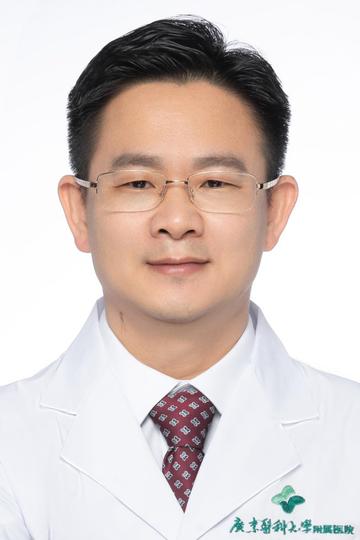 龙霄翱
