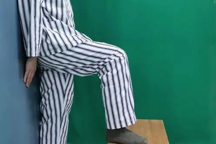 加强患侧下肢负重图