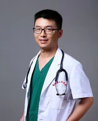 何伟民