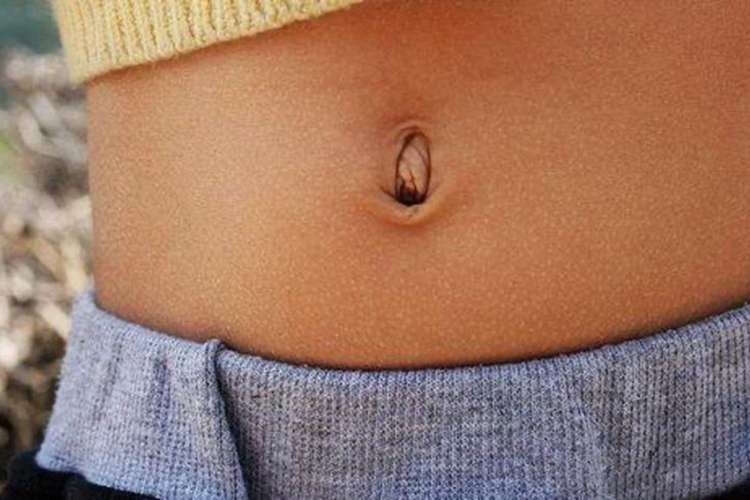 一岁宝宝正常肚脐眼图