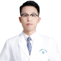 李方伟
