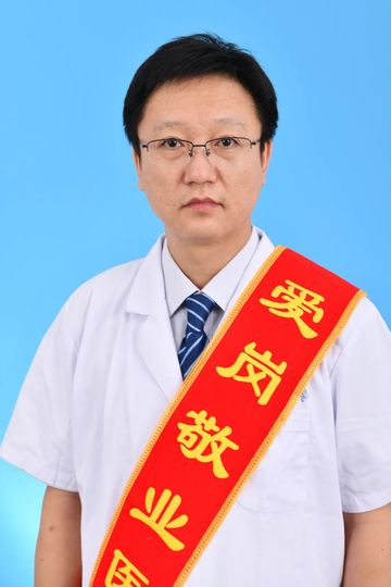李伟
