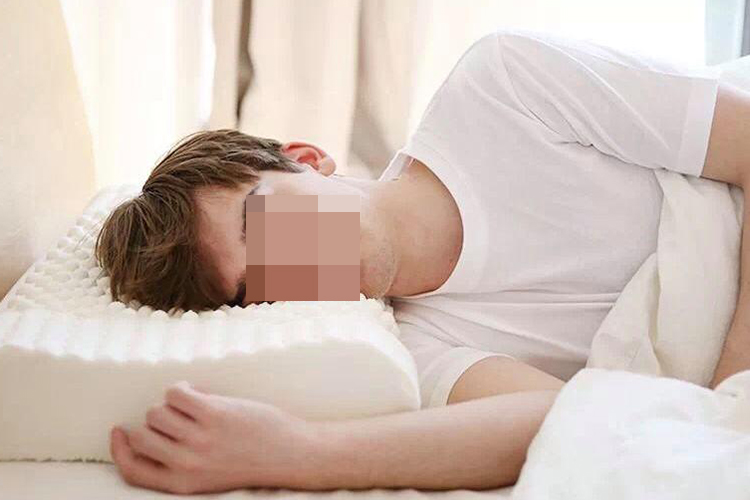 颈椎反弓侧卧正确睡姿图