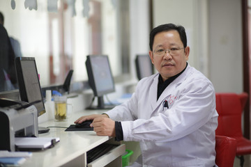 白少英