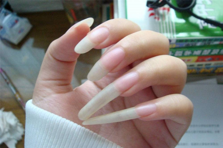 指甲变长图