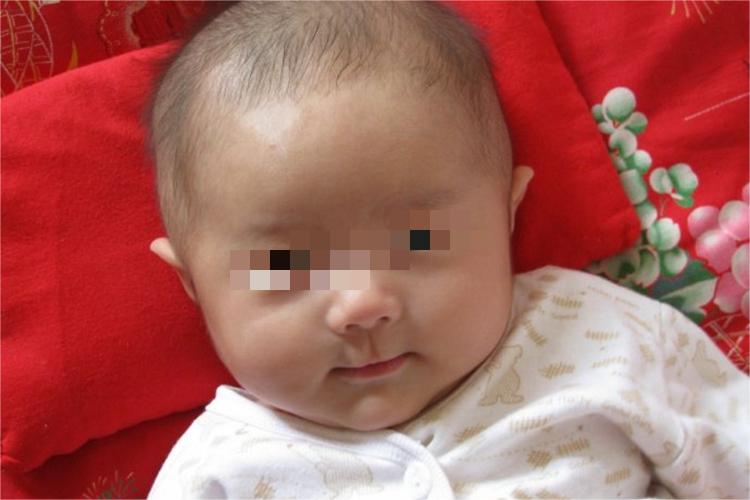 婴儿三个月面部五官图 婴儿三个月面部五官图