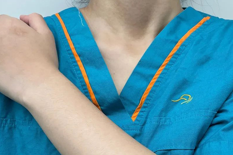 患肢摸对侧肩膀图 患肢摸对侧肩膀图