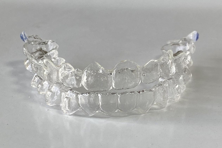 无托槽隐形矫治器图 无托槽隐形矫治器图