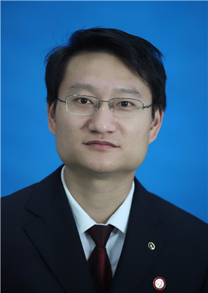 张华龙