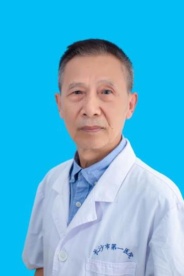 张亚铭