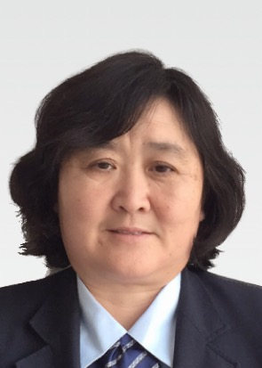 王霞