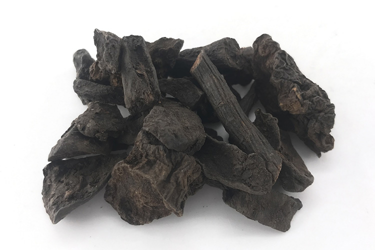 制何首乌药材图