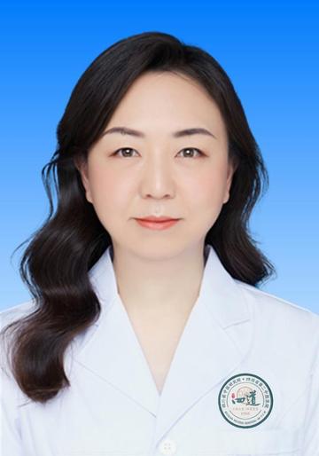杨霞