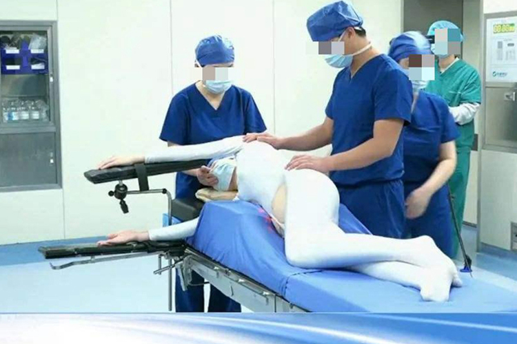 胸部手术侧卧位图