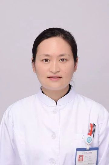 周玭