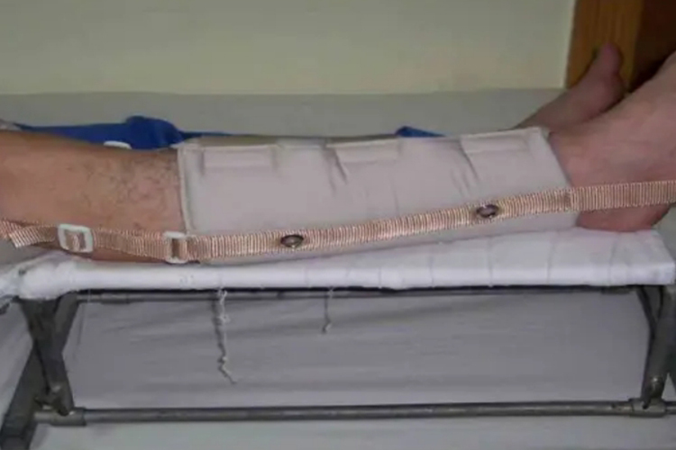 下肢皮牵引图 下肢皮牵引图