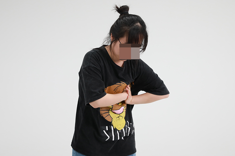 左侧气胸疼痛位置图