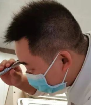 李强