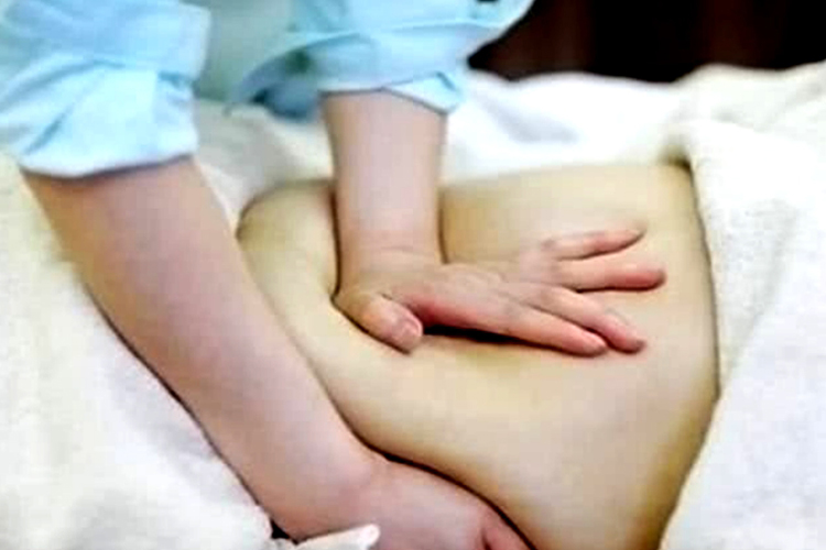 剖宫产后揉肚子图