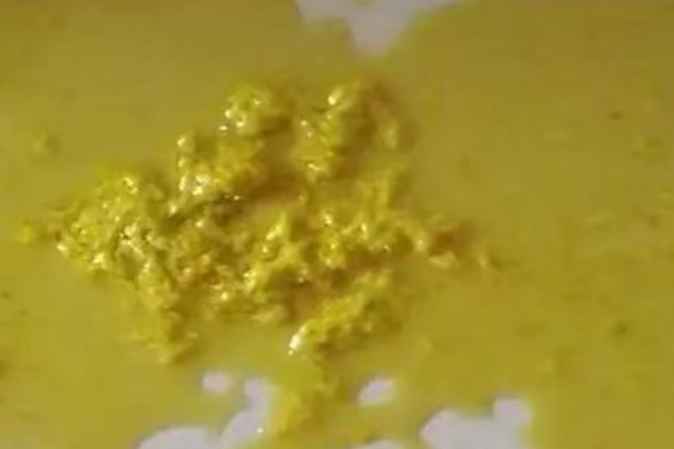 母乳喂养6个月宝宝大便图